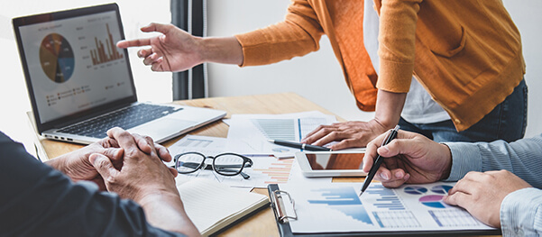 AdobeStock_381683682-Reduced - Midas Travel Management Control travel spend budgets by allocating personal spend limits
