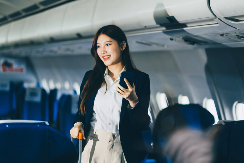 Travel hacks and airport tips for boarding a flight
