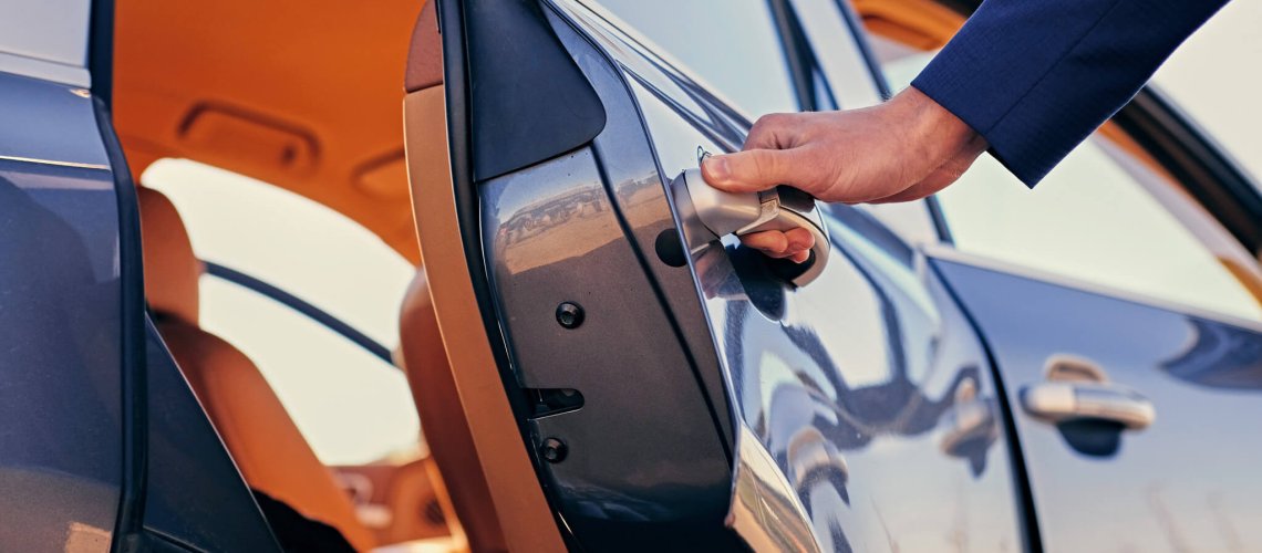 Travel bookers should include ground transportation in their bookings